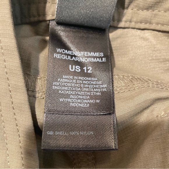 THE NORTH FACE Sz 12 Khaki Convertible Hiking Pants with Many Pockets - Picture 14 of 16